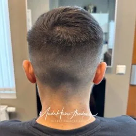 Diskret hårpigmentering för man 39 år i Stockholm utförd av Made Hair Academy – ledande klinik för diskret hårtatuering i Sverige