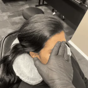 Hårpigmentering på kvinna, 30 år, utförd hos Made Hair Academy Stockholm – studio med spetskompetens inom SMP i Sverige